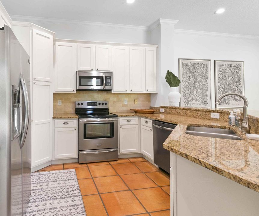 Active With Contract: $20,000 (3 beds, 3 baths, 1754 Square Feet)