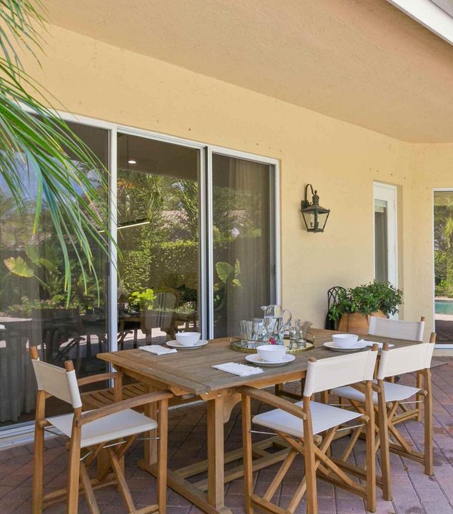 Active With Contract: $20,000 (3 beds, 3 baths, 1754 Square Feet)