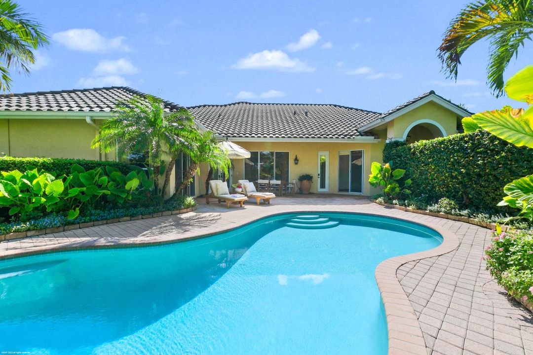 Active With Contract: $20,000 (3 beds, 3 baths, 1754 Square Feet)