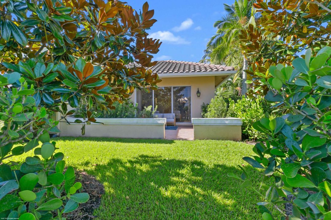 Active With Contract: $20,000 (3 beds, 3 baths, 1754 Square Feet)