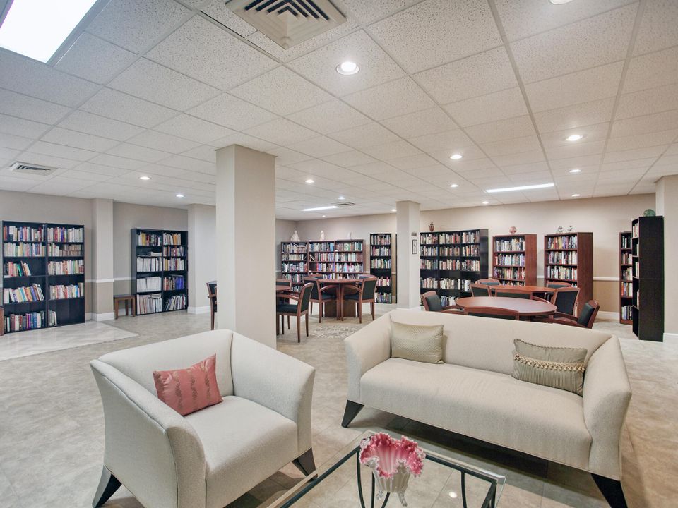 Active With Contract: $15,000 (2 beds, 2 baths, 1470 Square Feet)