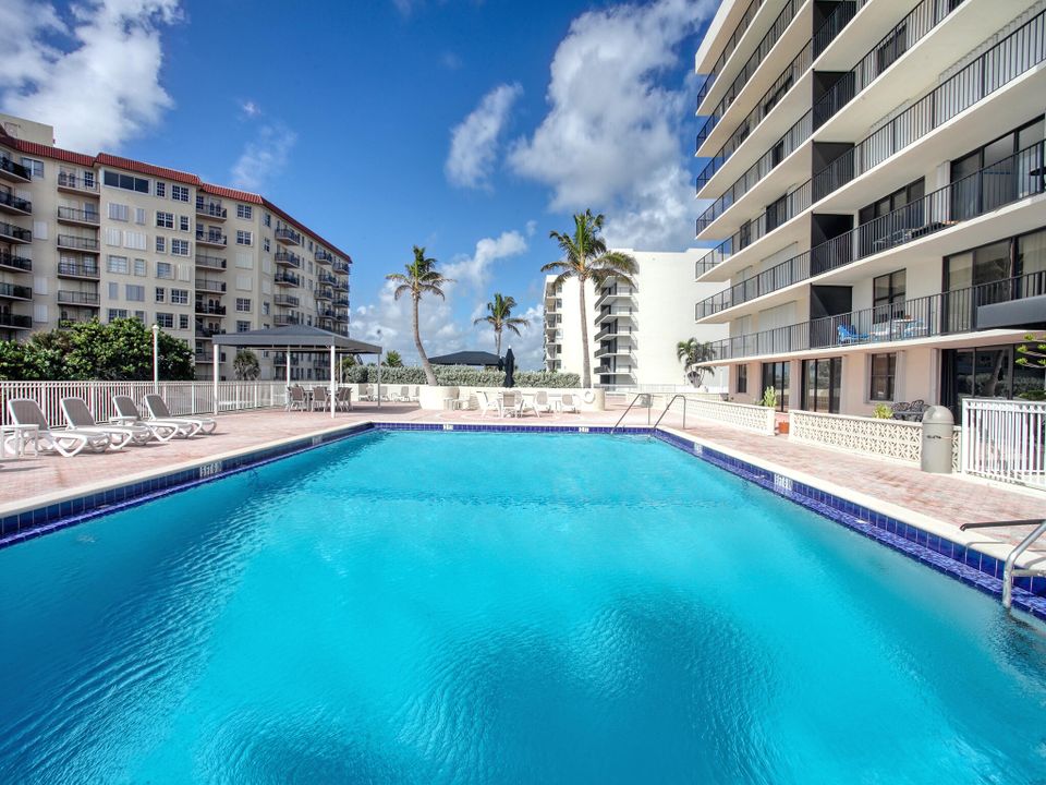 Active With Contract: $15,000 (2 beds, 2 baths, 1470 Square Feet)