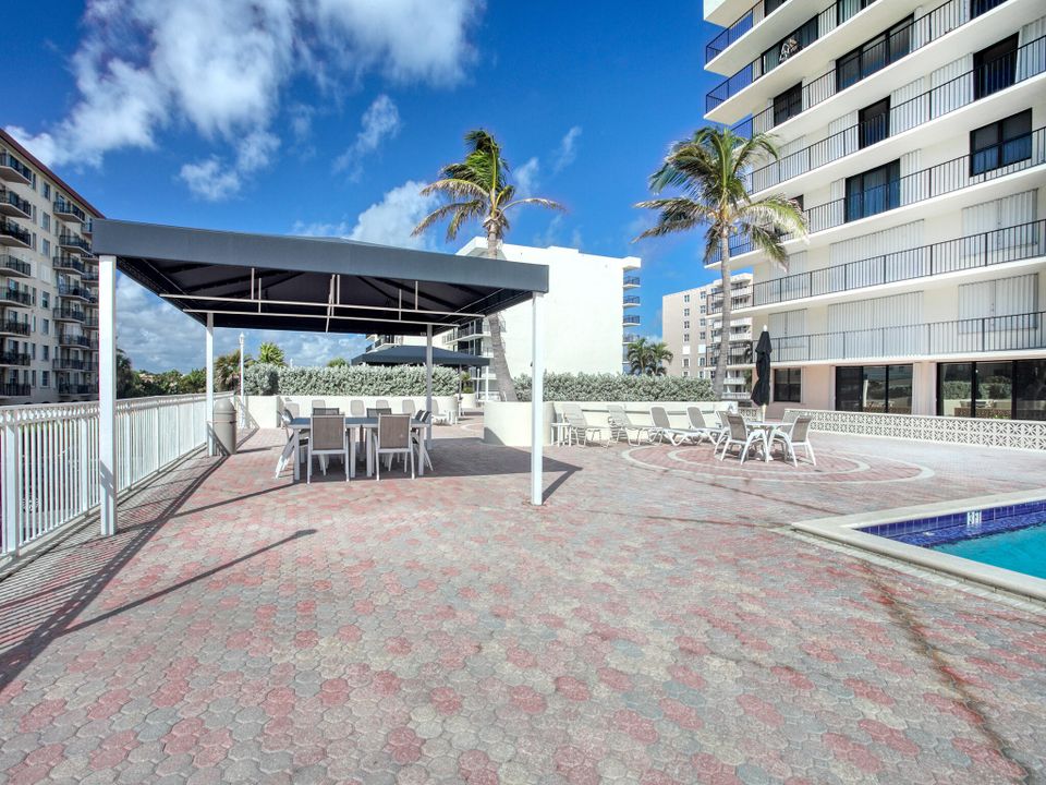 Active With Contract: $15,000 (2 beds, 2 baths, 1470 Square Feet)