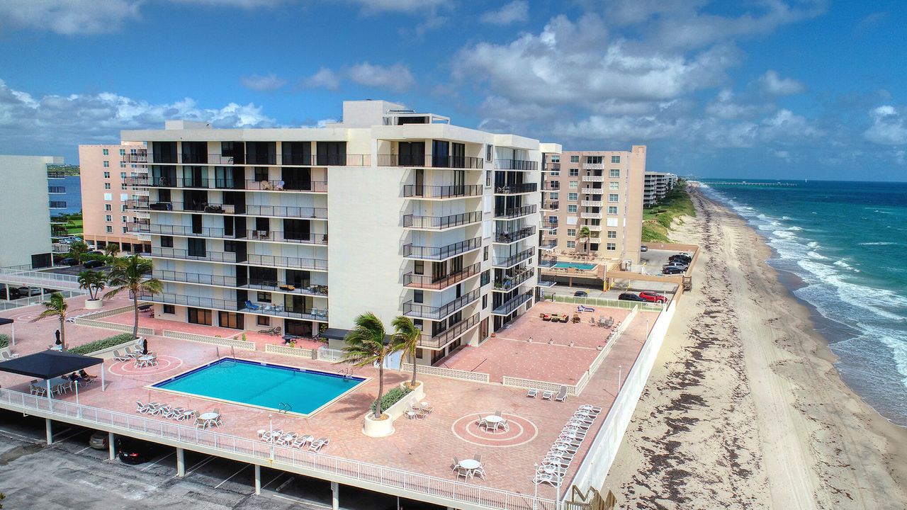 Active With Contract: $15,000 (2 beds, 2 baths, 1470 Square Feet)