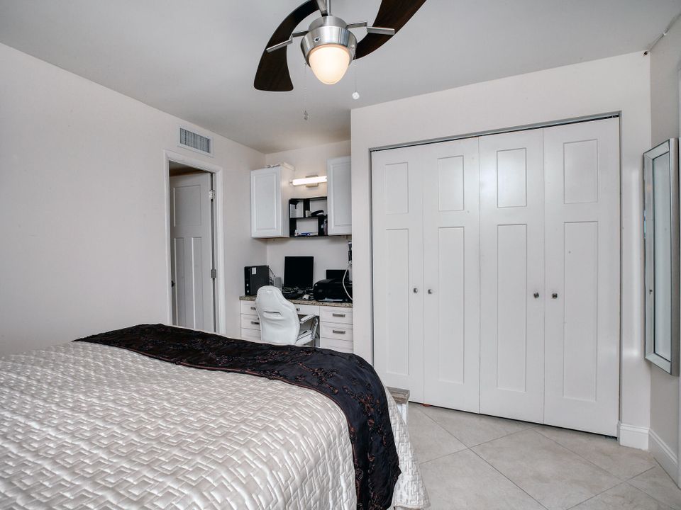 Active With Contract: $15,000 (2 beds, 2 baths, 1470 Square Feet)