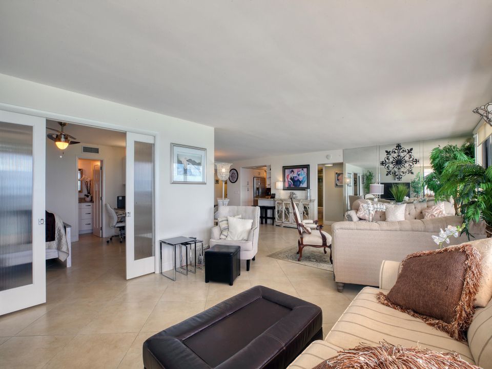 Active With Contract: $15,000 (2 beds, 2 baths, 1470 Square Feet)