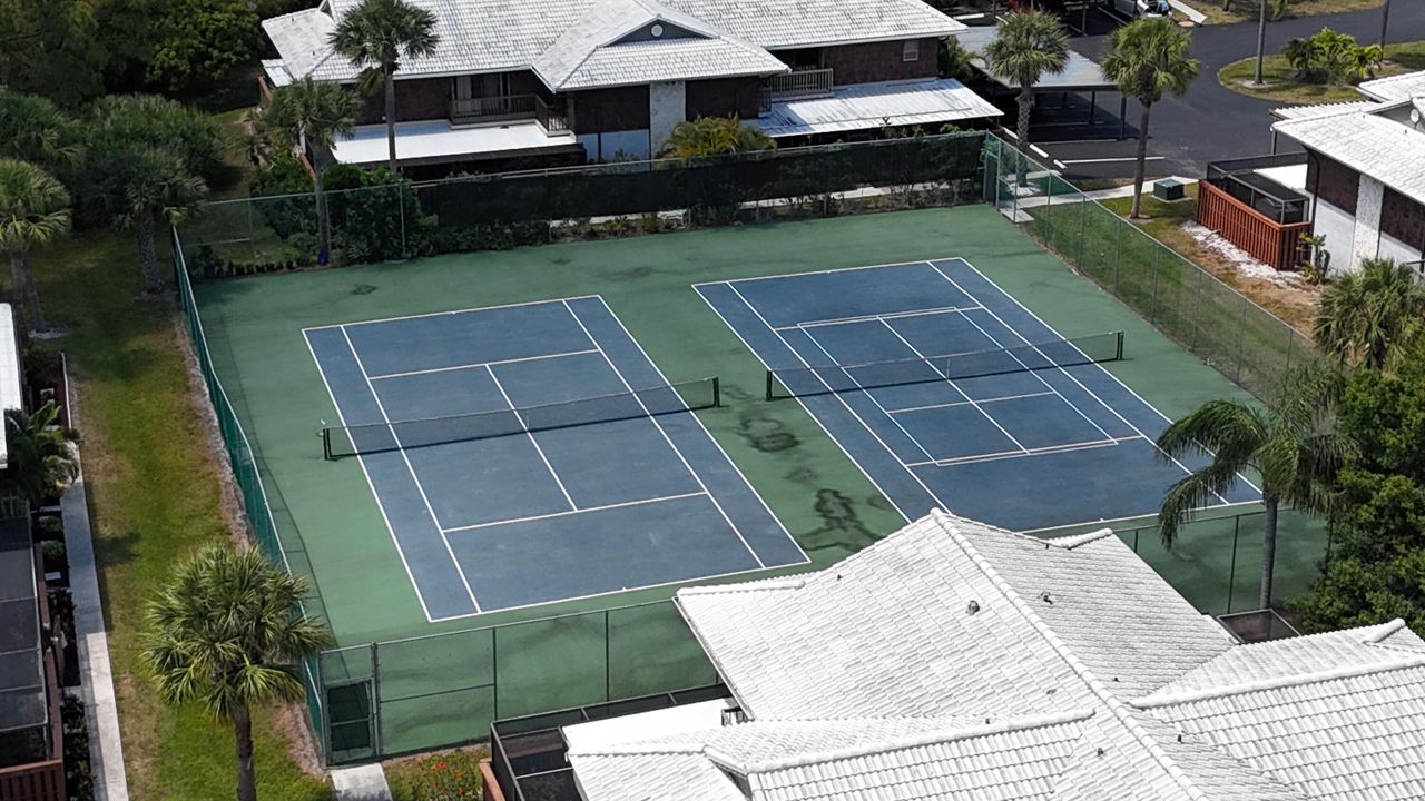 For Sale: $249,000 (2 beds, 2 baths, 1328 Square Feet)