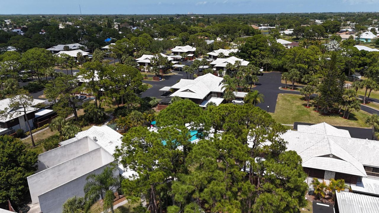 For Sale: $249,000 (2 beds, 2 baths, 1328 Square Feet)