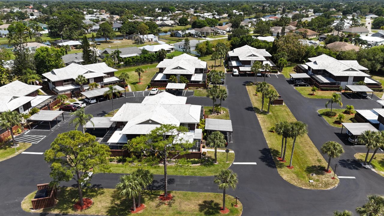 For Sale: $249,000 (2 beds, 2 baths, 1328 Square Feet)