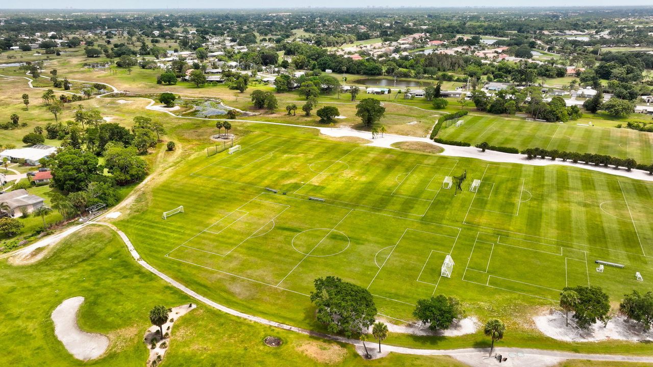 待售: $670,000 (4 贝兹, 2 浴室, 2128 平方英尺)