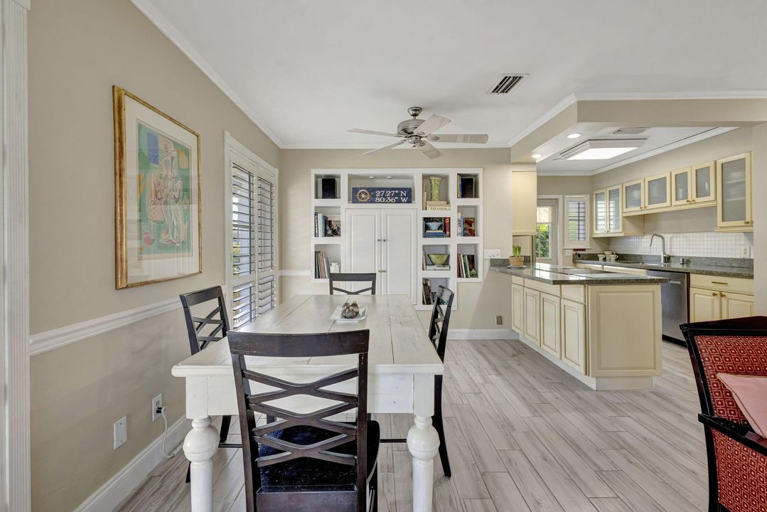 待售: $670,000 (4 贝兹, 2 浴室, 2128 平方英尺)