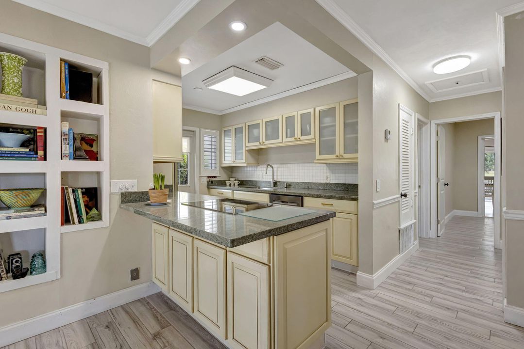 待售: $670,000 (4 贝兹, 2 浴室, 2128 平方英尺)