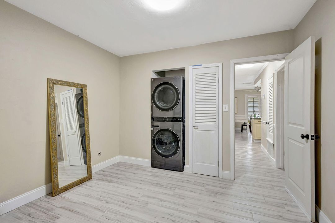 待售: $670,000 (4 贝兹, 2 浴室, 2128 平方英尺)