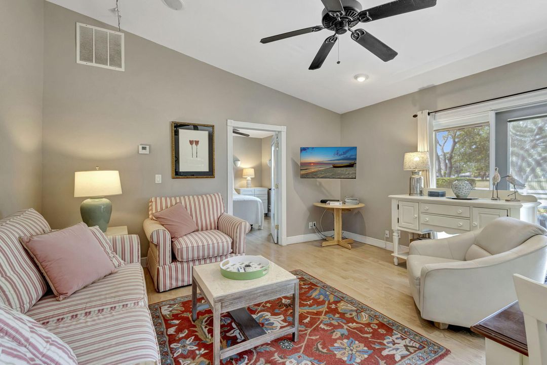 待售: $670,000 (4 贝兹, 2 浴室, 2128 平方英尺)