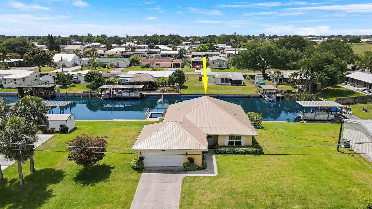 For Sale: $450,000 (3 beds, 2 baths, 1330 Square Feet)