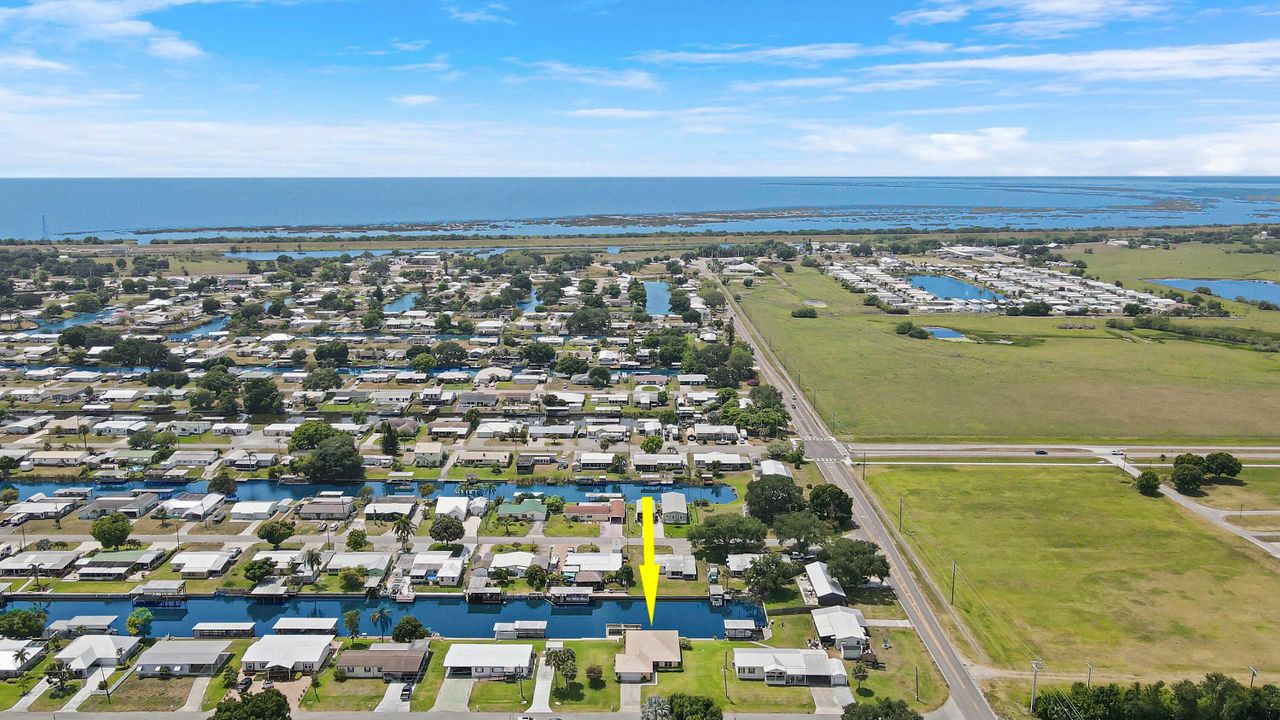 For Sale: $450,000 (3 beds, 2 baths, 1330 Square Feet)