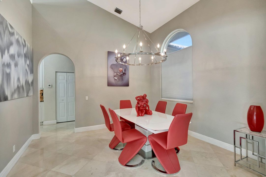 For Sale: $900,000 (4 beds, 3 baths, 2942 Square Feet)