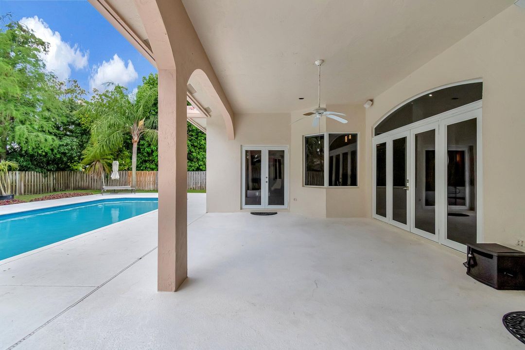 For Sale: $900,000 (4 beds, 3 baths, 2942 Square Feet)