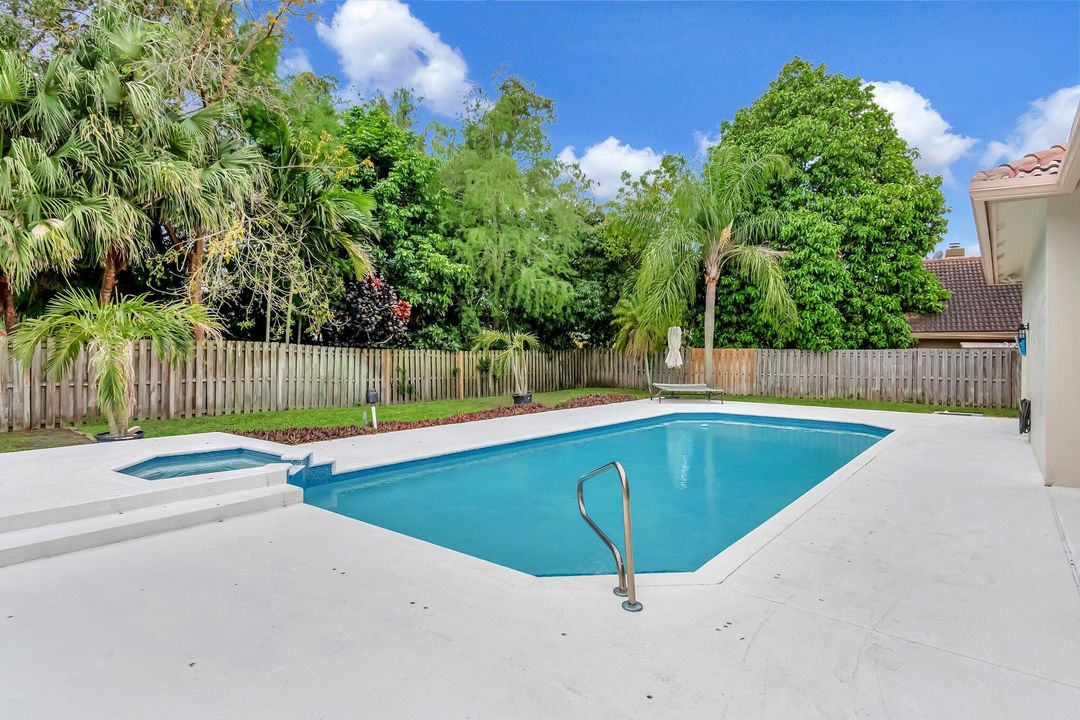 For Sale: $900,000 (4 beds, 3 baths, 2942 Square Feet)