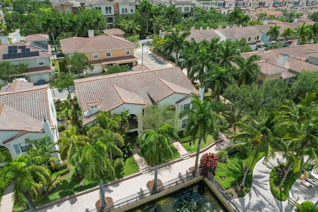 Activo con contrato: $4,600 (3 camas, 3 baños, 2907 Pies cuadrados)