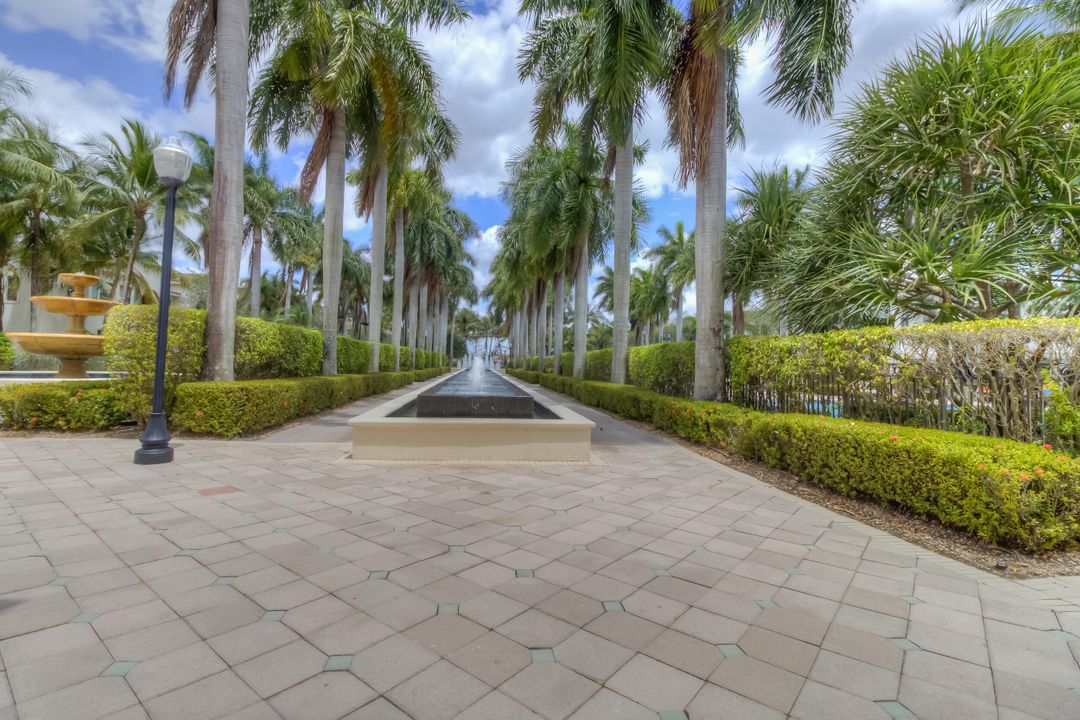 Activo con contrato: $4,600 (3 camas, 3 baños, 2907 Pies cuadrados)