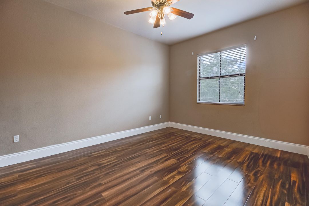 Activo con contrato: $4,600 (3 camas, 3 baños, 2907 Pies cuadrados)