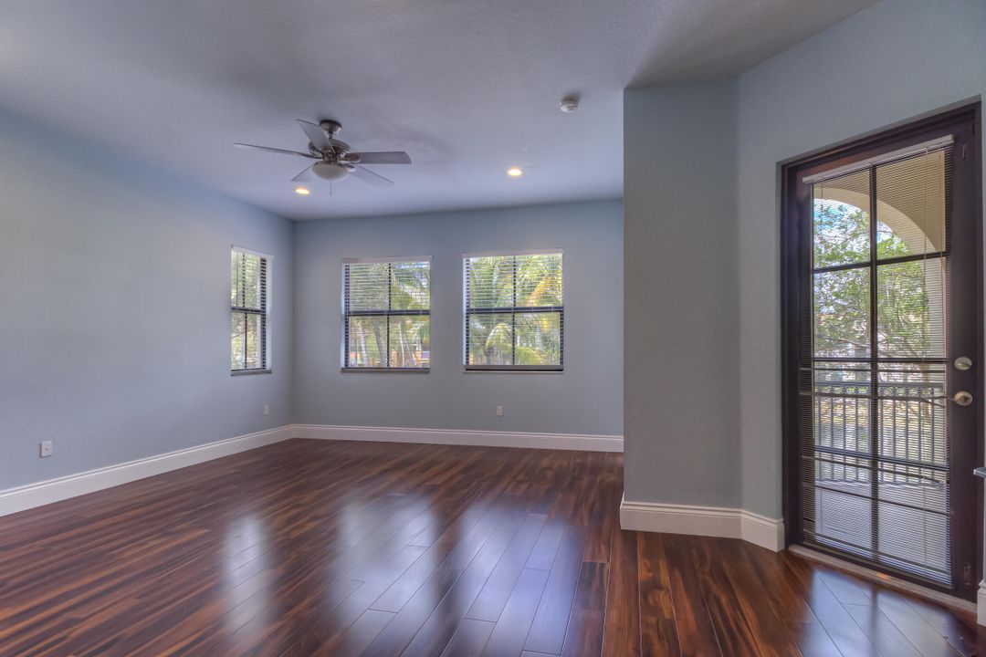 Activo con contrato: $4,600 (3 camas, 3 baños, 2907 Pies cuadrados)