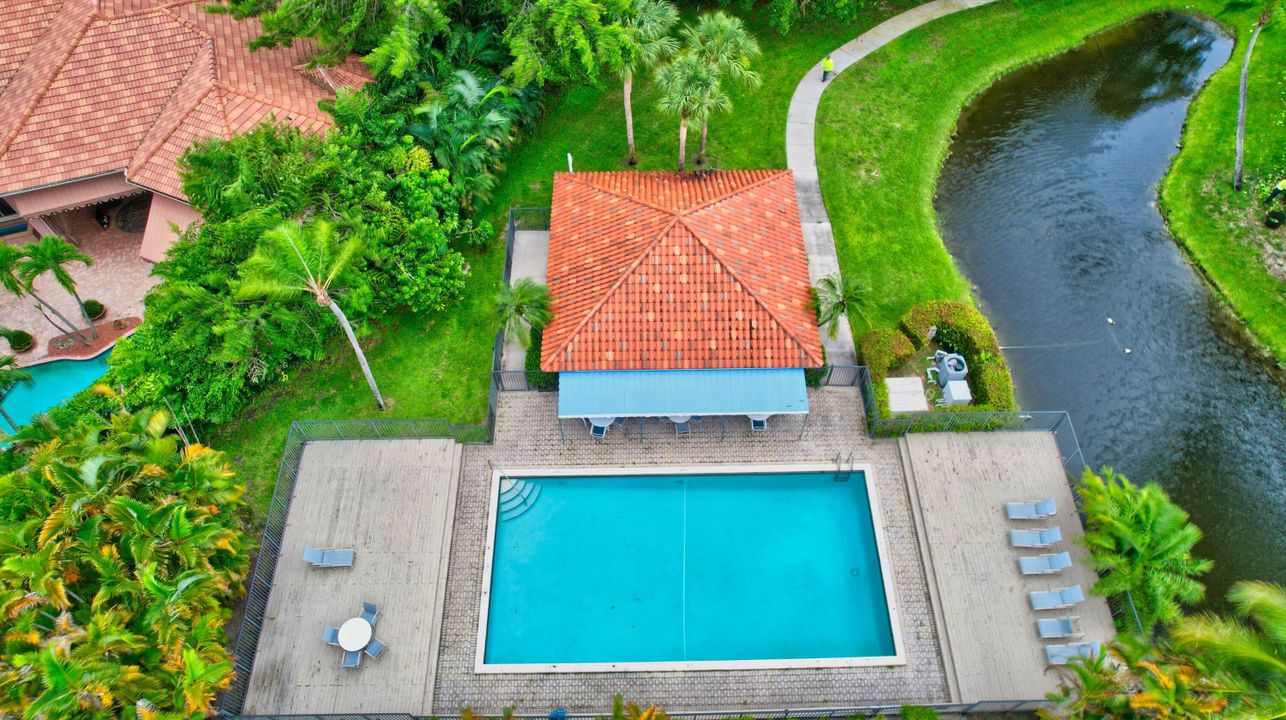 待售: $125,000 (2 贝兹, 2 浴室, 1566 平方英尺)