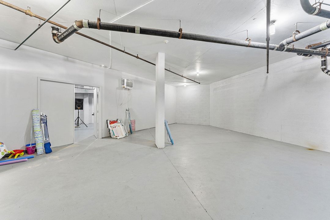 Под контрактом: $15,000 (2 спален, 2 ванн, 1886 Квадратных фут)