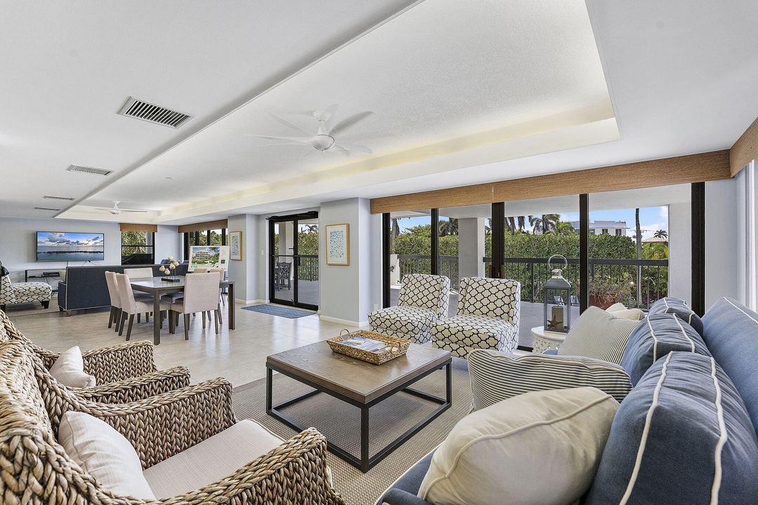 Под контрактом: $15,000 (2 спален, 2 ванн, 1886 Квадратных фут)