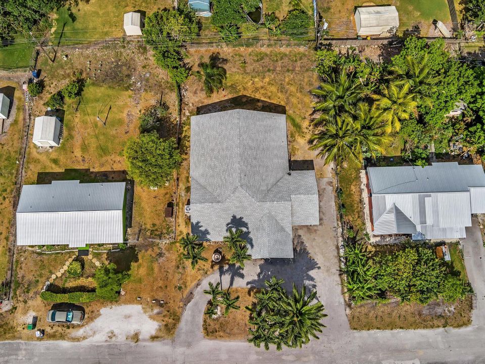 For Sale: $325,000 (4 beds, 3 baths, 2352 Square Feet)