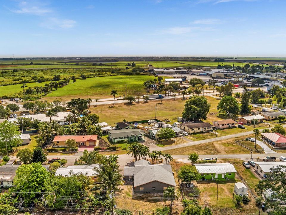 For Sale: $325,000 (4 beds, 3 baths, 2352 Square Feet)