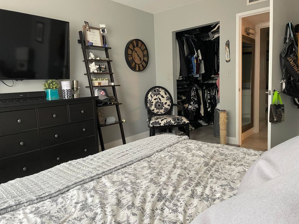 На продажу: $299,000 (2 спален, 1 ванн, 901 Квадратных фут)