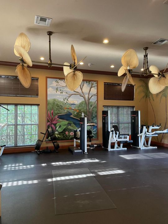 На продажу: $299,000 (2 спален, 1 ванн, 901 Квадратных фут)