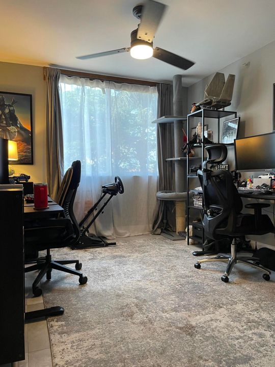 На продажу: $299,000 (2 спален, 1 ванн, 901 Квадратных фут)