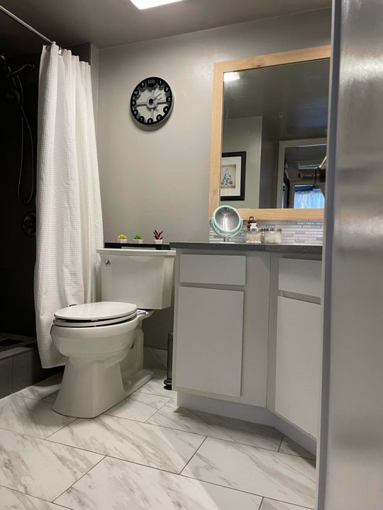 На продажу: $299,000 (2 спален, 1 ванн, 901 Квадратных фут)