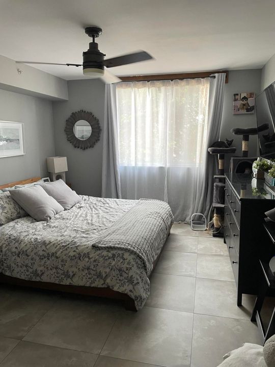 На продажу: $299,000 (2 спален, 1 ванн, 901 Квадратных фут)