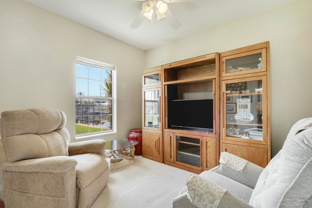 For Sale: $450,000 (3 beds, 2 baths, 1330 Square Feet)