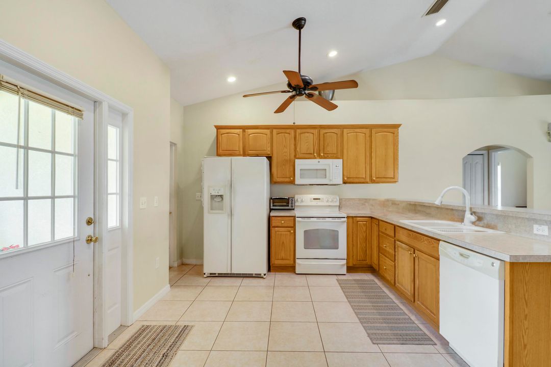 For Sale: $450,000 (3 beds, 2 baths, 1330 Square Feet)