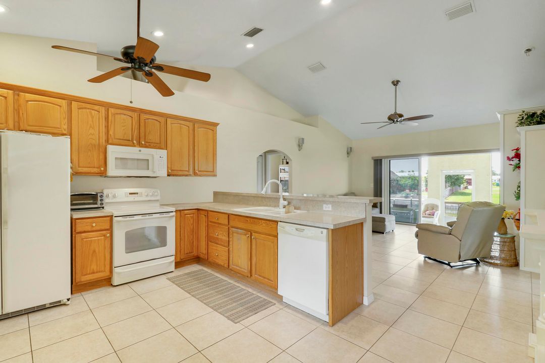 For Sale: $450,000 (3 beds, 2 baths, 1330 Square Feet)