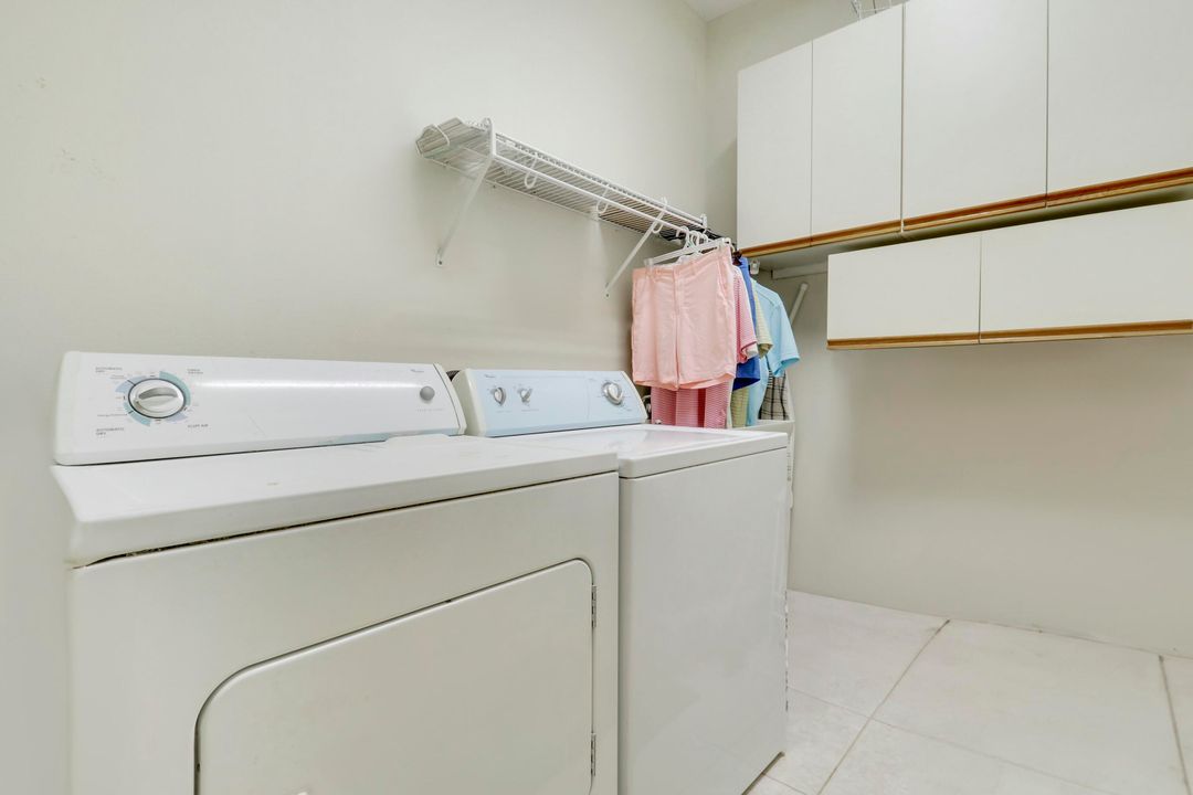 For Sale: $450,000 (3 beds, 2 baths, 1330 Square Feet)