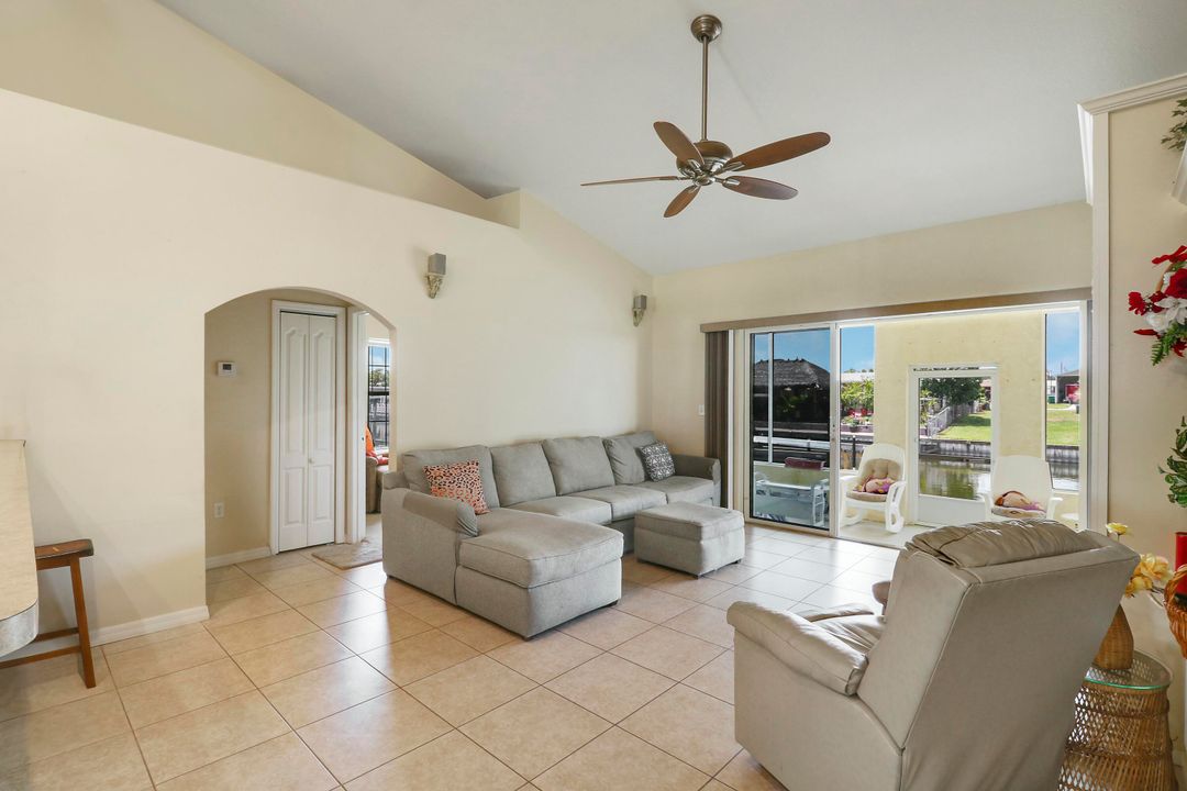 For Sale: $450,000 (3 beds, 2 baths, 1330 Square Feet)