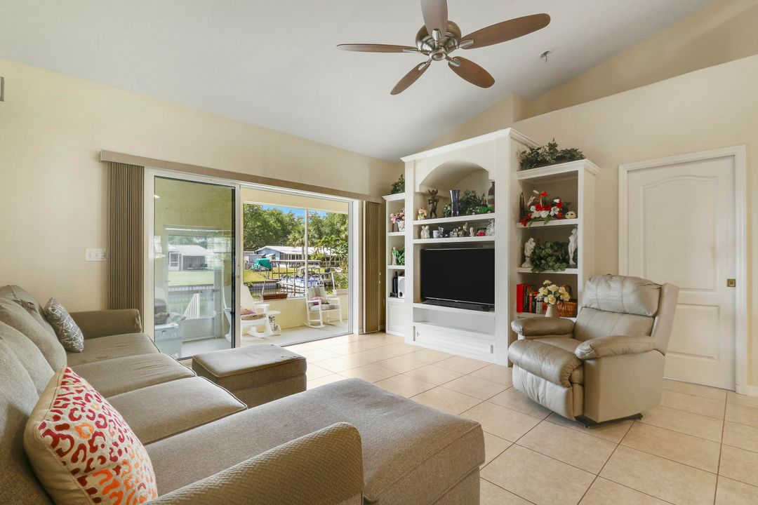 For Sale: $450,000 (3 beds, 2 baths, 1330 Square Feet)