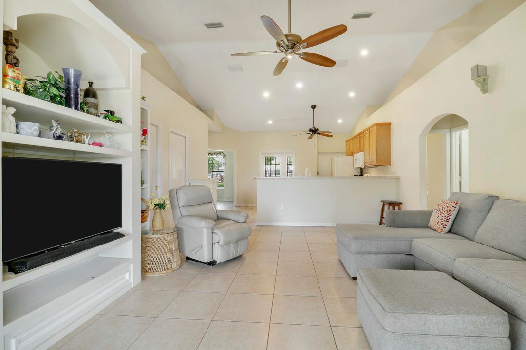 For Sale: $450,000 (3 beds, 2 baths, 1330 Square Feet)