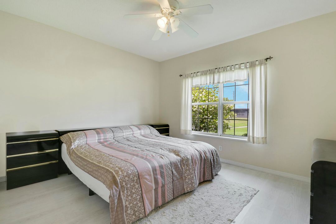 For Sale: $450,000 (3 beds, 2 baths, 1330 Square Feet)