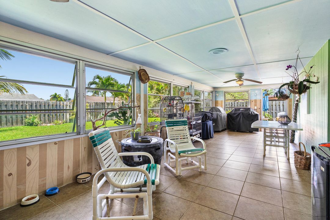 合同活跃: $549,000 (3 贝兹, 2 浴室, 1874 平方英尺)