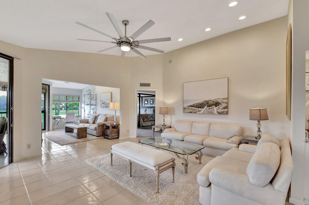 Activo con contrato: $9,500 (2 camas, 2 baños, 1686 Pies cuadrados)