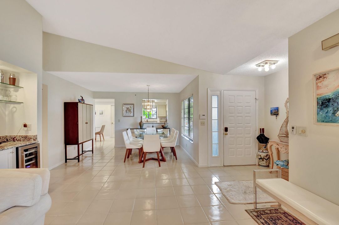 Activo con contrato: $9,500 (2 camas, 2 baños, 1686 Pies cuadrados)