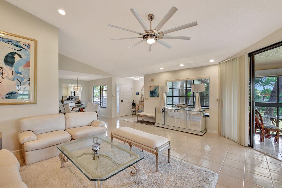 Activo con contrato: $9,500 (2 camas, 2 baños, 1686 Pies cuadrados)