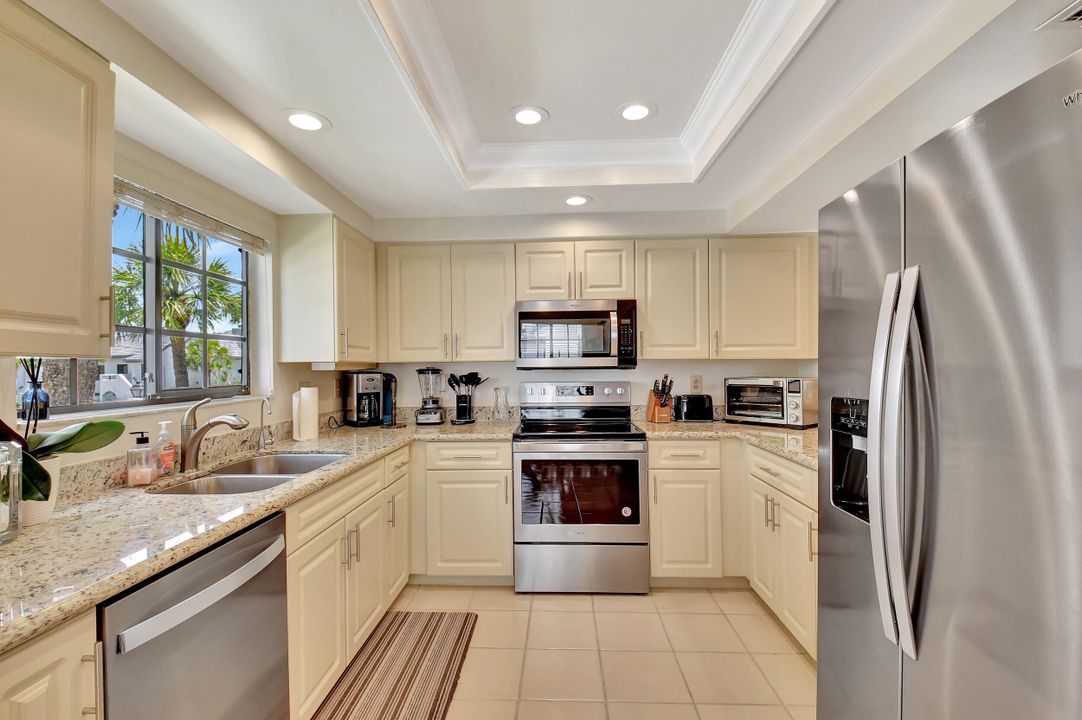 Activo con contrato: $9,500 (2 camas, 2 baños, 1686 Pies cuadrados)